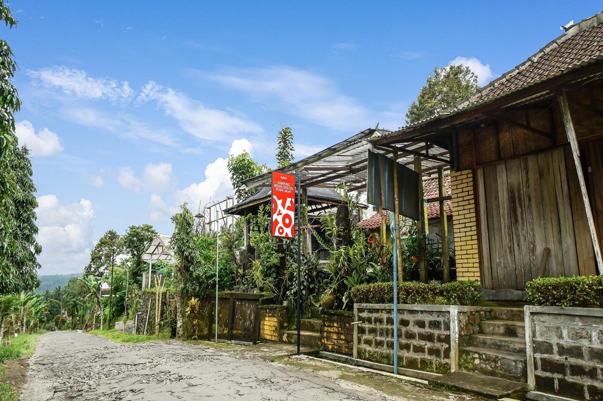 Oyo Homes 90984 Kampung Wisata Ekologi Puspa Jagadneargunung Kelud Blitar Esterno foto